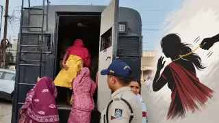 फूलमती माता मंदिर में चेन स्नेचिंग के 9 आरोपी गिरफ्तार: CCTV से पहचान, पुलिस अन्य वारदातों की जांच में जुटी