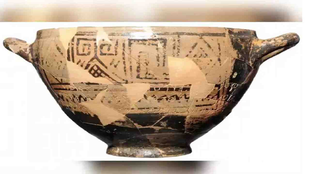 इटली के 2800 साल पुराने वाइन कप और 3 कब्रों के इतिहास ने वैज्ञानिकों को हैरत में डाल दिया है