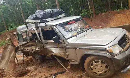 नारायणपुर-दंतेवाड़ा के पास नक्सलियों ने किया IED ब्लास्ट, बोलेरो में सवार 11 घायल, 1 की मौत नारायणपुर-दंतेवाड़ा के पास नक्सलियों ने किया IED ब्लास्ट, बोलेरो में सवार 11 घायल, 1 की मौत