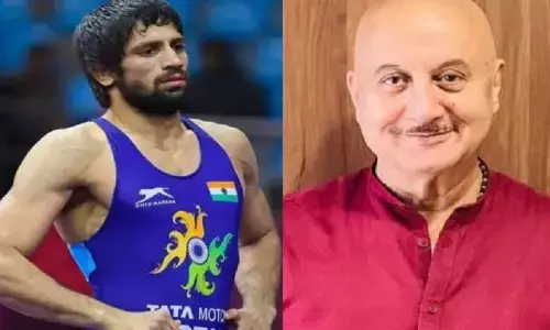 Tokyo Olympics : अनुपम खेर ने शेयर की कुश्ती पहलवान रवि दाहिया की तस्वीर, लिखा-इसे कहते हैं असली विजेता का पोज Tokyo Olympics : अनुपम खेर ने शेयर की कुश्ती पहलवान रवि दाहिया की तस्वीर, लिखा-इसे कहते हैं असली विजेता का पोज