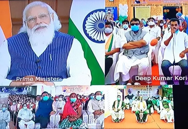 सतना के दीप कुमार से प्रधानमंत्री मोदी ने की चर्चा, दीप बोलें - पीएम की बातों में अपनापन झलक रहा था सतना के दीप कुमार से प्रधानमंत्री मोदी ने की चर्चा, दीप बोलें - पीएम की बातों में अपनापन झलक रहा था