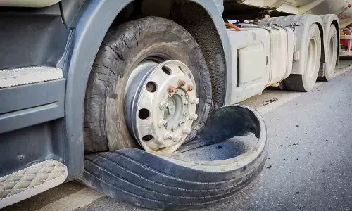 वाहन के टायर में ब्लास्ट से गूंज उठा रीवा का सोहागी पहाड़, चपेट में आने से एक युवक की मौत