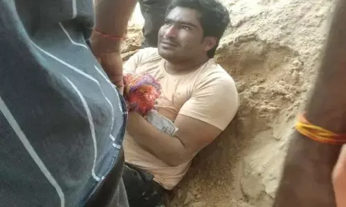 सराफा दुकान से गहने लेकर भाग रहा बदमाश