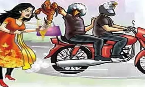 Rewa News : बाइकर्स गैंग ने हाइवें में मचाया तांडव, रीवा में दो स्थानों पर महिलाओं से की लूट, लुटेरे पुलिस के लिये बने चुनौती