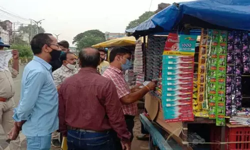 Shahdol News Update : स्कूल खुलते ही याद आया नशामुक्ति, स्कूल-कॉलेज के पास संचालित गुटखा दुकानों पर कार्रवाई Shahdol News Update : स्कूल खुलते ही याद आया नशामुक्ति, स्कूल-कॉलेज के पास संचालित गुटखा दुकानों पर कार्रवाई