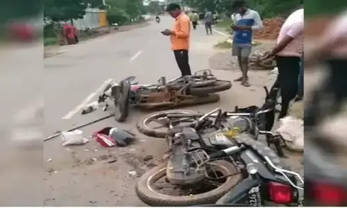 Rewa Accident News : आमने-सामने से भिड़ी बाइक, एक की मौत, दो घायल