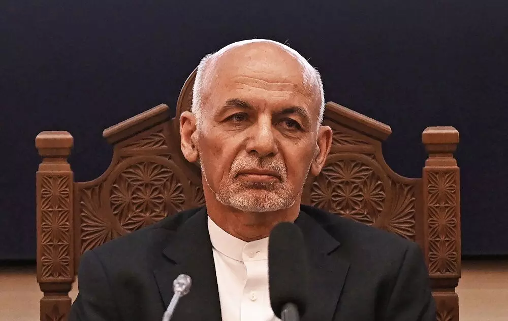 अफगानिस्तान के राष्ट्रपति ने मनी लेकर भागे गनी का आरोप गलत बताया, कहा- भागता नहीं तो तालिबानी मुझे भी फांसी पर लटका देते