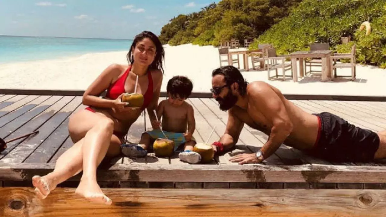 Kareena Kapoor Bikini : करीना कपूर ने बिकनी में मचाया हड़कंप, तेज धूप में सैफ के साथ आई नजर Kareena Kapoor Bikini : करीना कपूर ने बिकनी में मचाया हड़कंप, तेज धूप में सैफ के साथ आई नजर