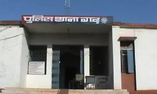 Rewa News: Police caught dumper, mineral trader threatened to crush