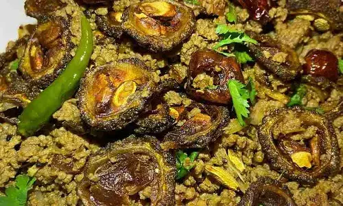 करेले की यह डिश एक बार खाएंगे तो चाटते रह जाएंगे उंगलियां, जाने बनाने की विधि