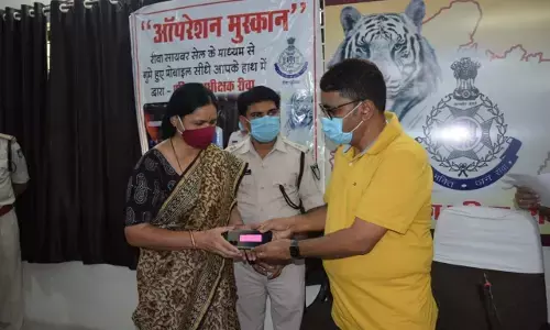 Rewa News : पुलिस ने ढूढ़ निकाले 44 गुमें हुए मोबाईल फोन, लोगो के हाथ में आते ही उनके खिल उठे चेहरे