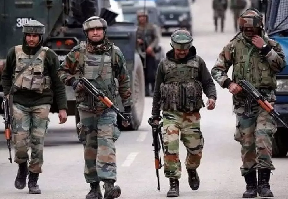 जम्मू-कश्मीर: सुरक्षाबलों के साथ जैश से जुड़े आतंकियों की मुठभेड़, 3 आतंकी ढेर, अवंतीपोरा में सर्च ऑपरेशन जारी