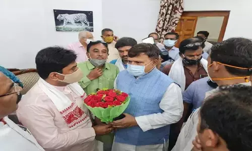 ऊर्जा मंत्री Pradhuman Singh Tomer ने कहा - पद और टिकट के लिये लड़ रहे कांग्रेस के लोग, किसानों को अटल ज्योति से 24 घंटे मिल रही बिजली ऊर्जा मंत्री Pradhuman Singh Tomer ने कहा - पद और टिकट के लिये लड़ रहे कांग्रेस के लोग, किसानों को अटल ज्योति से 24 घंटे मिल रही बिजली