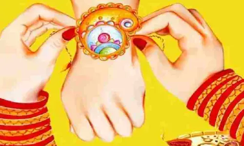 Raksha Bandhan 2021: Raksha Bandhan festival symbolizing the love of brother and sister tomorrow, know auspicious time and mythology