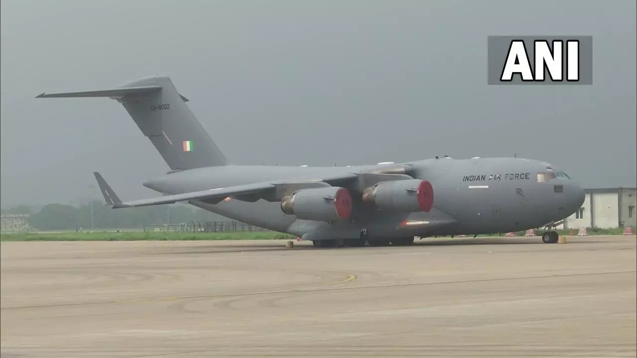 Afghanistan Crisis: 168 यात्रियों को लेकर काबुल से हिंडन एयरबेस पहुंचा IAF का C-17 एयरक्राफ्ट, सुबह एयर इंडिया से 87 लोग आए थे