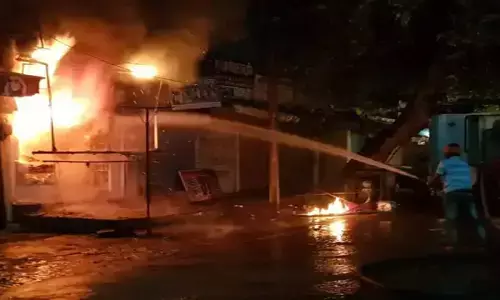 Rewa News: Fire broke out in grocery store, goods worth lakhs burnt down