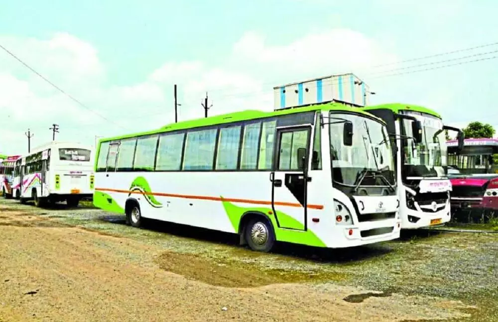 अब रीवा से सतना के बीच भी शुरू हुआ सूत्र सेवा की बसों का संचालन अब रीवा से सतना के बीच भी शुरू हुआ सूत्र सेवा की बसों का संचालन