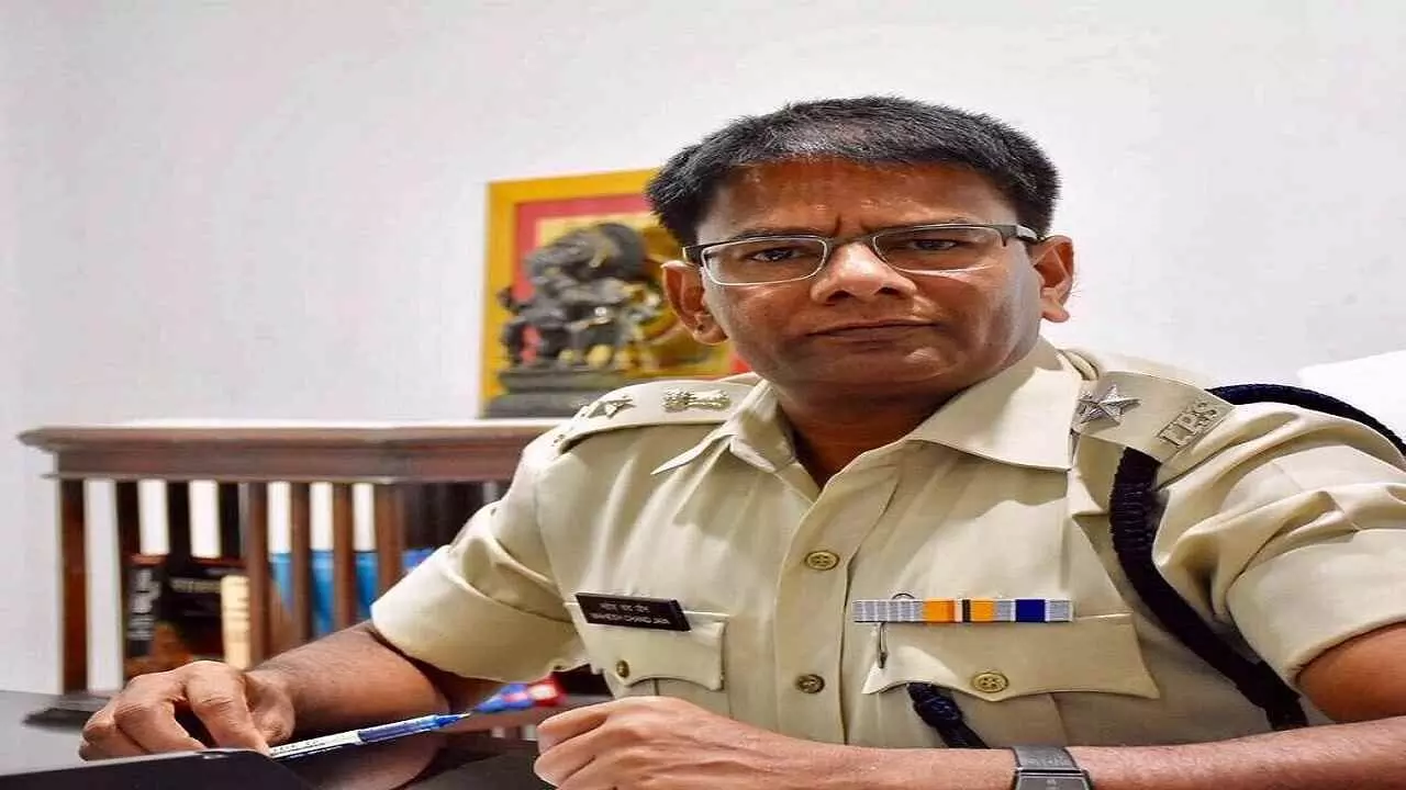 Indore: SPs eyes on policemens health, jawans will eat two bananas every day