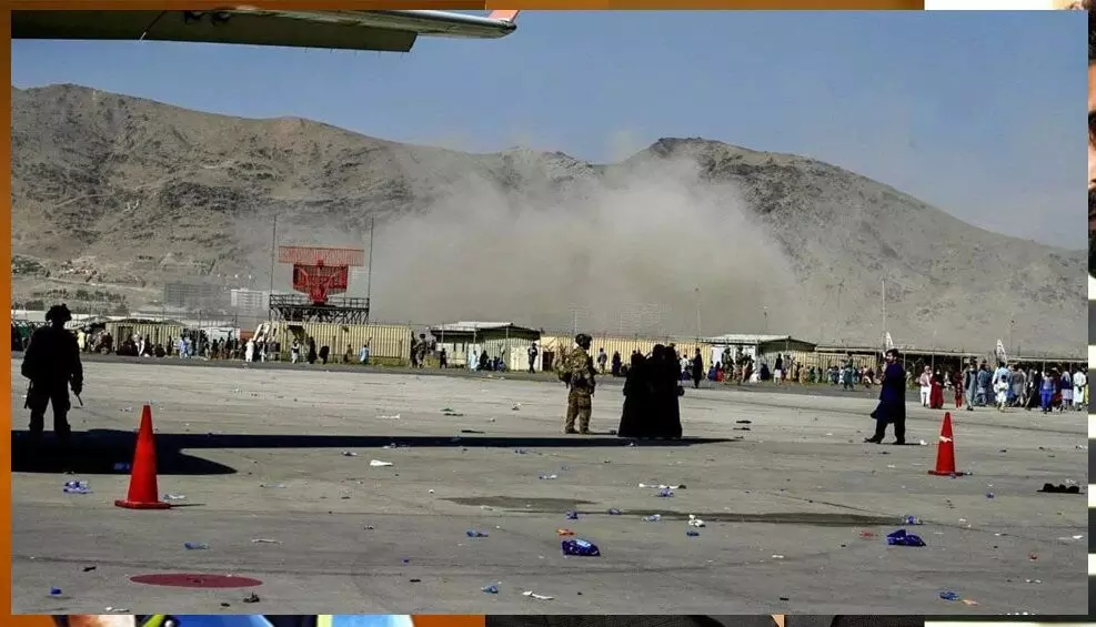 काबुल एयरपोर्ट के बाहर धमाके के बाद की तस्वीर