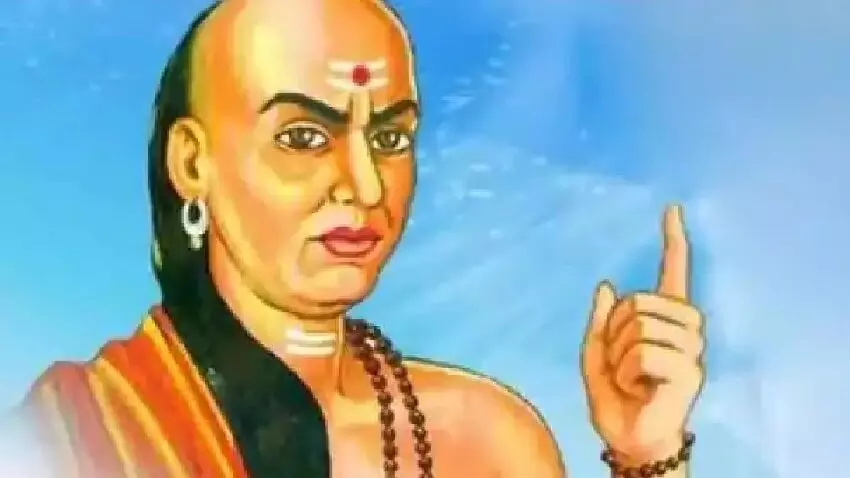 Chanakya Niti: Women are ahead in these things than men