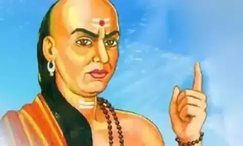 Chanakya Niti: Women are ahead in these things than men
