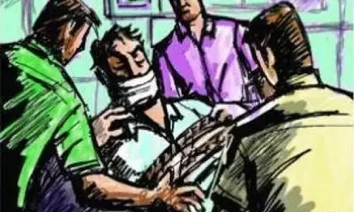 महिला पार्षद की दबंगई, युवक को बांधकर पीटा, नगर निगम अधिकारी को बंधक बनाने का प्रयास