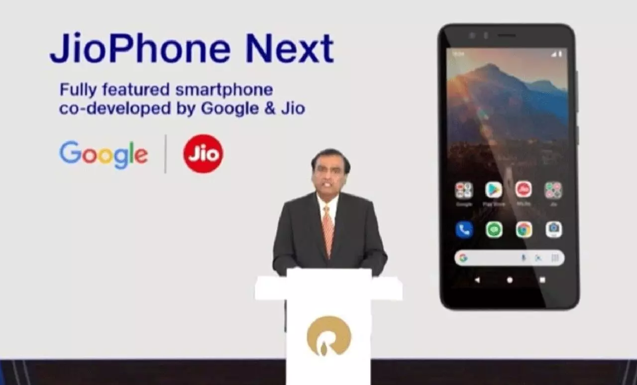 JioPhone Next: यूजर्स को जियो दे सकता है बड़ा झटका, कंपनी पेश कर सकती है Network Locked तकनीक, दूसरे नेटवर्क की सिम नहीं इस्तेमाल कर पाएंगे
