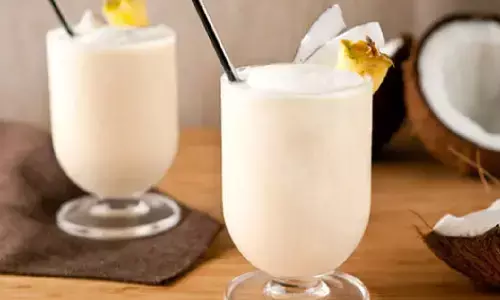 World Coconut Day : धार्मिक कार्यो के साथ सेहत के लिए बेहद लाभकारी है कोकोनट, जानिए कोकोनट मिल्कशेक बनाने की विधि World Coconut Day : धार्मिक कार्यो के साथ सेहत के लिए बेहद लाभकारी है कोकोनट, जानिए कोकोनट मिल्कशेक बनाने की विधि