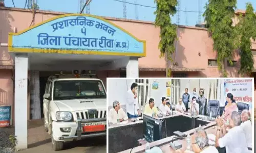 रीवा के जिपं सभागार में मीटिंग के दौरान हंगामा, अध्यक्ष अभय मिश्रा पर गुंडे बुलाकर धमकाने का आरोप, SP से शिकायत