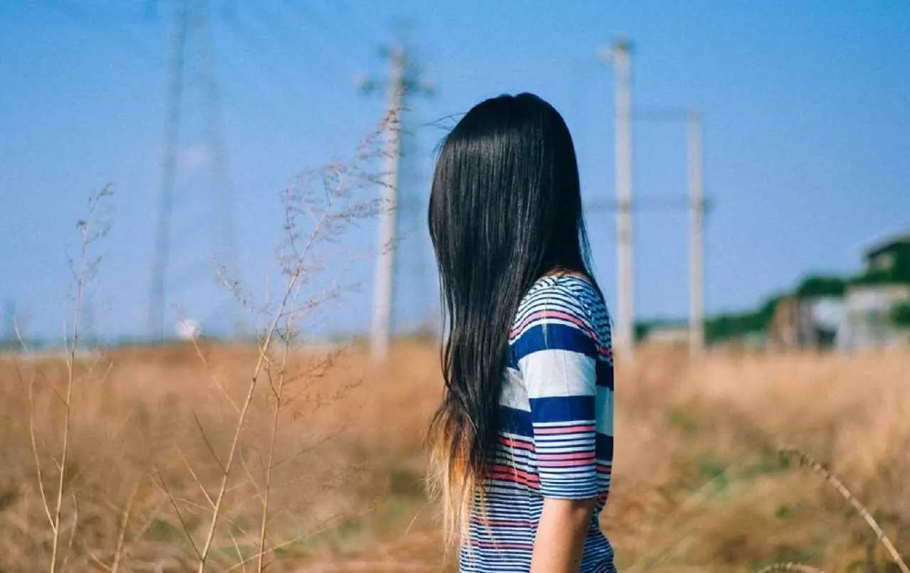 लड़की ने कलेक्टर से लगाई गुहार, साहब मेरी शादी होने से बचा लो!