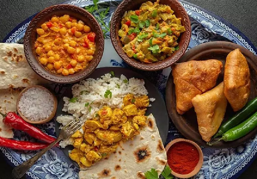 रात में इन भोजनों से हर किसी को करना चाहिए परहेज, आयुर्वेद में भी दी गई है यह सलाह