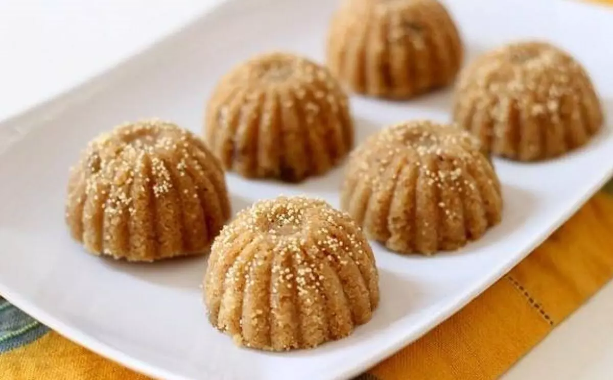 Ganesh Chaturthi Churma Laddu Recipe : गणेश चतुर्थी पर बनाए चूरमा के लड्डू, यह है बनाने की सही विधि Ganesh Chaturthi Churma Laddu Recipe : गणेश चतुर्थी पर बनाए चूरमा के लड्डू, यह है बनाने की सही विधि