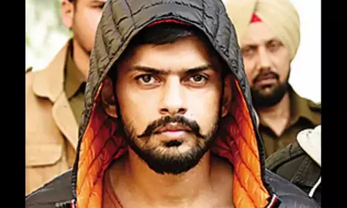 बिल्डर को जेल से गैंगस्टर का कॉल; लॉरेंस बोल रहा हूं! 2 दिन का समय है, एक करोड़ चाहिए, नहीं तो मेरे शूटर घूमते रहते हैं