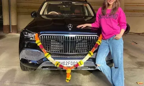 Arjun Kapoor के बाद Kriti Sanon ने खरीदी ऐसी लक्जरी कार जो न ऐश्वर्या के पास है न ही करीना के पास