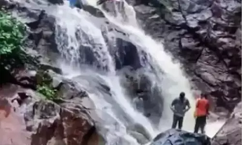 Faridabad Latest News: चमत्कार! 30 साल बाद फिर झर-झर बहने लगा ये झरना, देखने के लिए उमड़ी भीड़