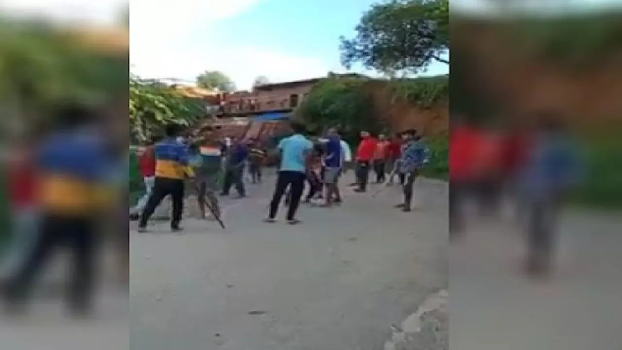 रीवा में क्रूरता; दो भाइयों को आधा दर्जन लोगों ने पीटा, SP ने लिया एक्शन, टीआई निलंबित, 3 गिरफ्तार