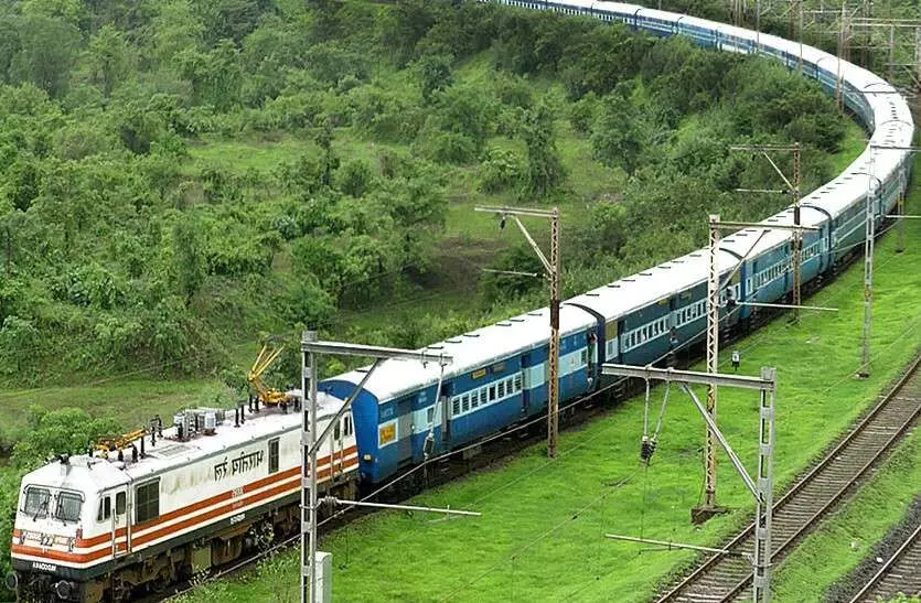 Indian Railway: यात्रियों के लिए सबसे बड़ी खुशखबरी, 11 अक्टूबर से 20 नवंबर तक चलेंगी स्पेशल ट्रेनें