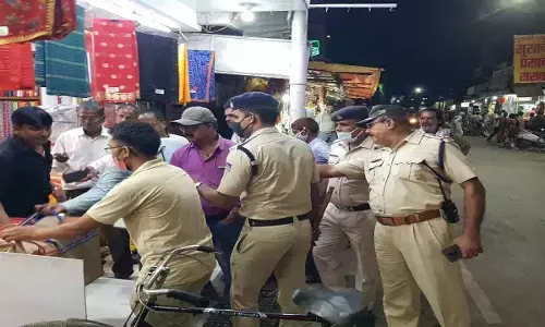 REWA: व्यापारी ने ननि कर्मचारी को जड़ा थप्पड, अतिक्रमण हटाने के दौरान हुआ वाक्या