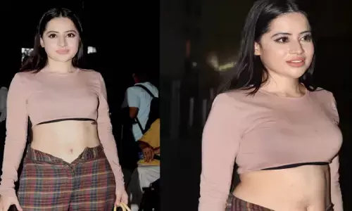 OMG: पैंट की बटन-जिप खोल एयरपोर्ट पहुंच Urfi Javed, मचा हड़कंप