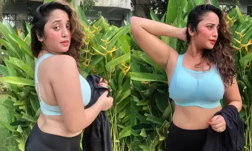 ब्लू कलर की स्पोर्ट्स ब्रा में पसीना बहा रही Rani Chatterjee, इनका बोल्ड अवतार देख रह जाएंगे दंग