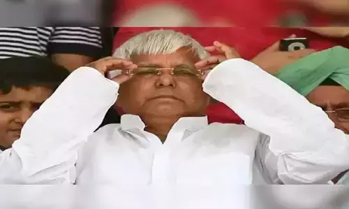 बिहार में बहार है: गरीब भूखा सोता है और सरकार अपराधी नेताओं की पेंशन में लाखों खर्च करती है