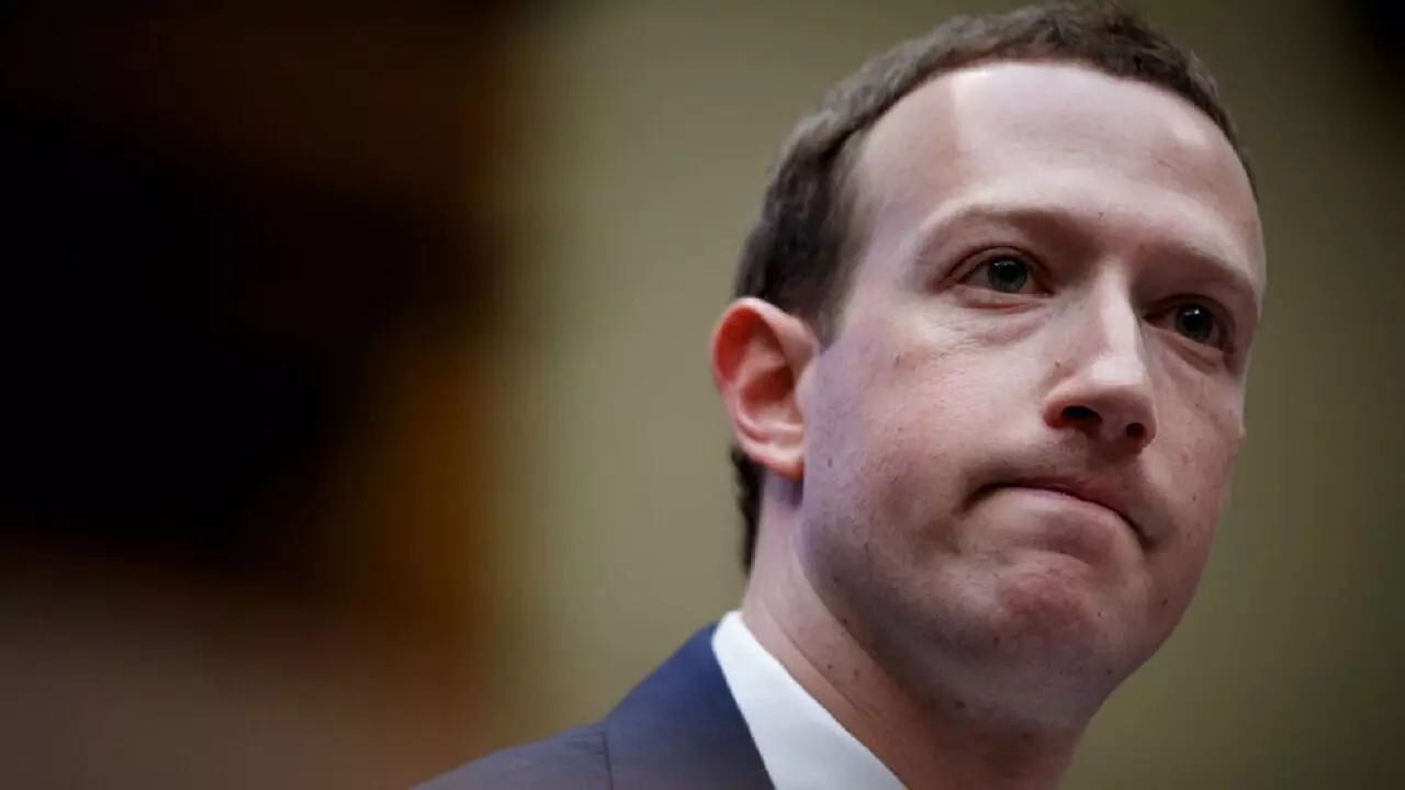 कुछ देर के लिए Facebook, Whatsapp बंद क्या हुआ Zukerberg अमीरों की लिस्ट में नीचे गिर गए, अरबों का लॉस हो गया