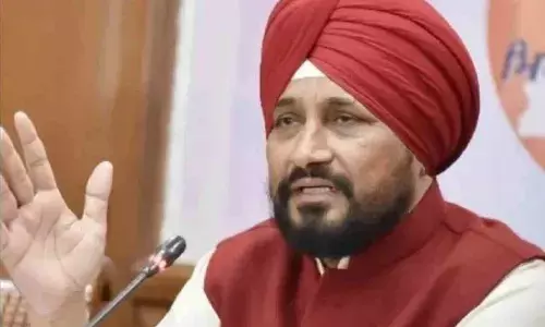 उड़ी में हैं पंजाब के नए सीएम, महज 25 किमी की दूरी के लिए चन्नी ने हेलीकॉप्टर का इस्तेमाल किया