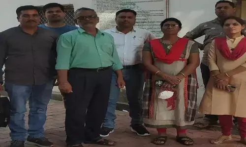 MP Lokayukta Trap: एक लाख रूपये की रिश्वत लेते पकड़ा गया बिजली अधिकारी MP Lokayukta Trap: एक लाख रूपये की रिश्वत लेते पकड़ा गया बिजली अधिकारी