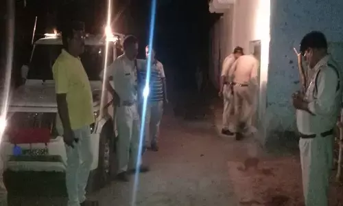 REWA: पति की रक्षा करते हुए महिला ने गंवा दिए अपने प्राण, आरोपी ने सब्बल मार कर उतारा मौत के घाट REWA: पति की रक्षा करते हुए महिला ने गंवा दिए अपने प्राण, आरोपी ने सब्बल मार कर उतारा मौत के घाट