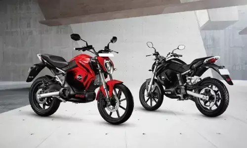 Revolt RV400: सिंगल चार्ज में 180 किलोमीटर चलने वाली Revolt RV400 बाइक की बुकिंग चालू हो गई है