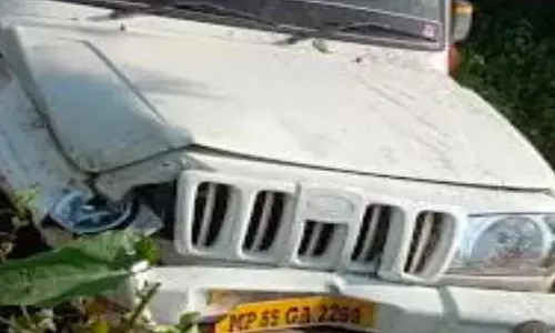 SATNA NEWS: मुंडन की खुशियां चीख-पुकार में बदली, पिकअप पलटने से एक की मौत, 22 घायल SATNA NEWS: मुंडन की खुशियां चीख-पुकार में बदली, पिकअप पलटने से एक की मौत, 22 घायल