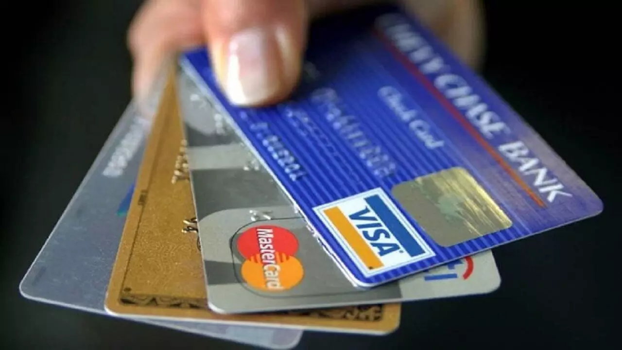 ATM Card Reissue Process: एटीएम कार्ड खो जाए तो दोबारा बनवाएं ऐसे?