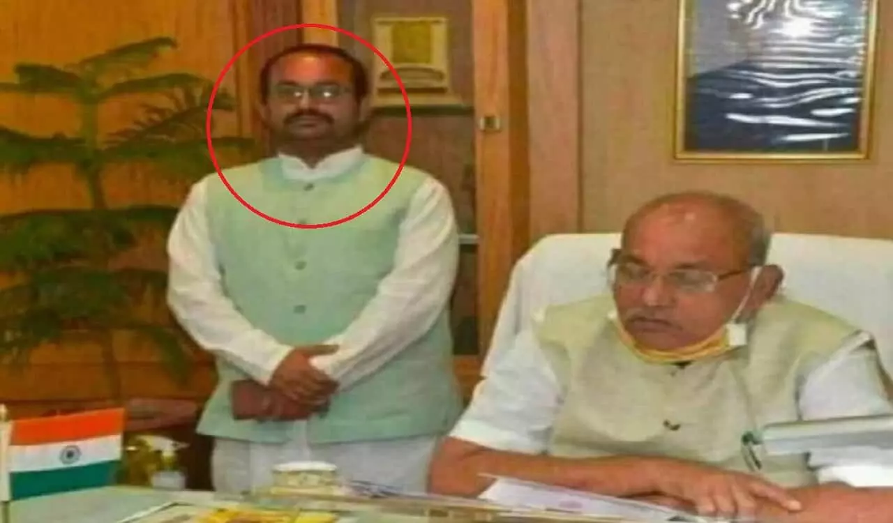 MP: विधानसभा अध्यक्ष के बेटे की दादागिरी, रीवा में टोल मैनेजर को धमकाने का ऑडियो वायरल, सुने नेताजी ने क्या कहा... MP: विधानसभा अध्यक्ष के बेटे की दादागिरी, रीवा में टोल मैनेजर को धमकाने का ऑडियो वायरल, सुने नेताजी ने क्या कहा...