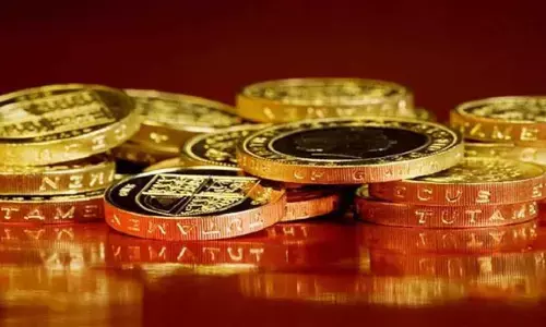 सफाई कर्मचारी को कचरे मे मिला 7.5 लाख का गोल्ड कॉइन, उसने कुछ ऐसा किया की देश भर में हो रही तारीफ